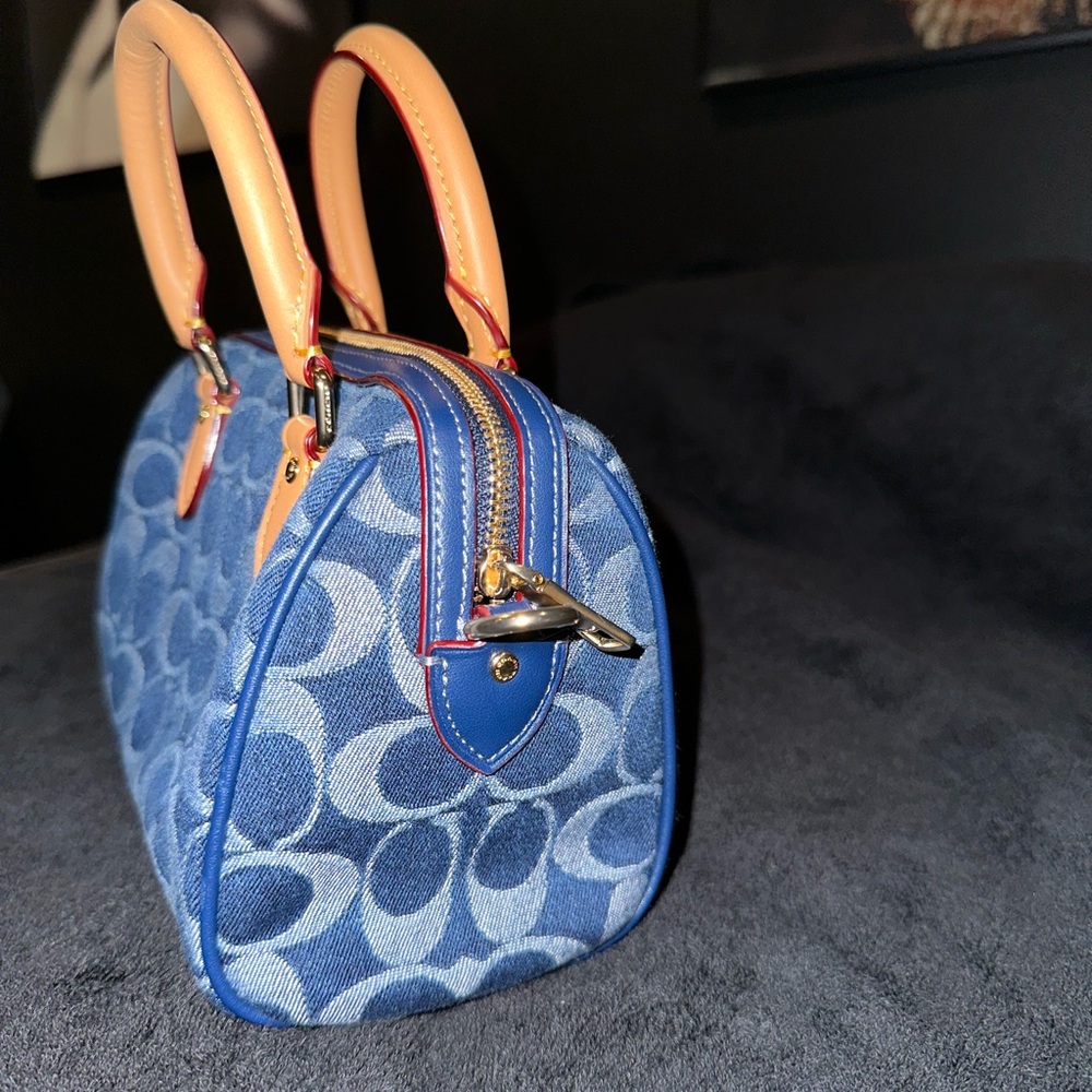 Coach Blue and Tan Mini Bag - Picture 4 of 9